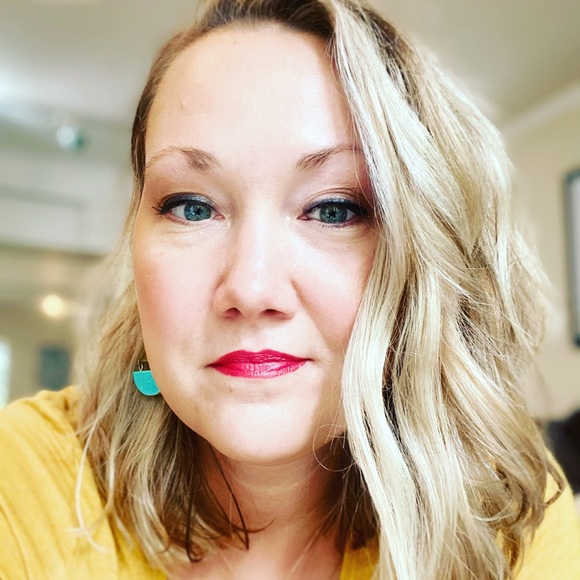 Meet your Posher, Samantha - Picture 5 of 5